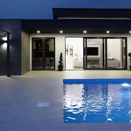 Lusso Villa *