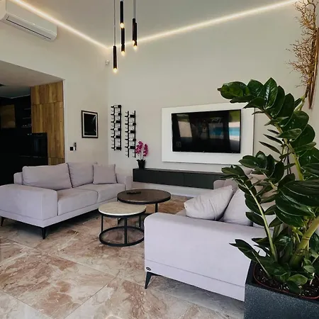 Lusso Villa *